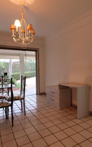 Casa para alugar com 610m², 4 quartos e 5 vagas Casa para alugar com 610m², 4 quartos e 5 vagasSala de Jantar
