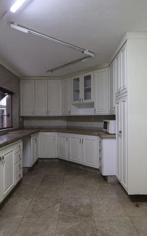 Casa para alugar com 610m², 4 quartos e 5 vagas Casa para alugar com 610m², 4 quartos e 5 vagasCozinha