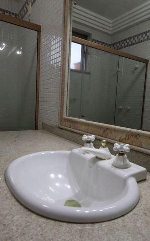 Casa para alugar com 610m², 4 quartos e 5 vagas Casa para alugar com 610m², 4 quartos e 5 vagasBanheiro da Suíte 3