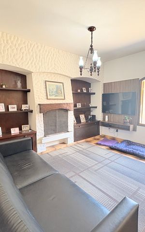 Casa de condomínio à venda com 4000m², 4 quartos e 6 vagasSala
