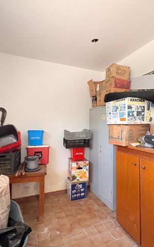 Casa de condomínio à venda com 4000m², 4 quartos e 6 vagasDepósito