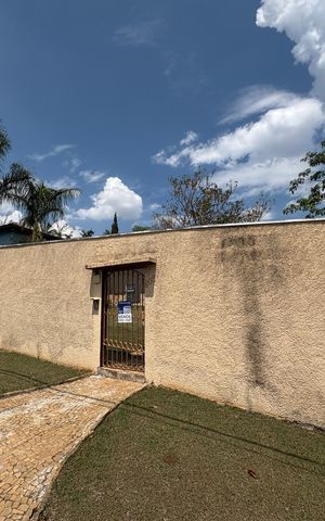 Casa de condomínio à venda com 4000m², 4 quartos e 6 vagasFachada