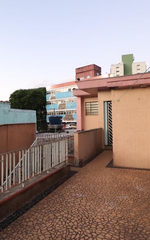 Casa para alugar com 115m², 2 quartos e 1 vagaVaranda