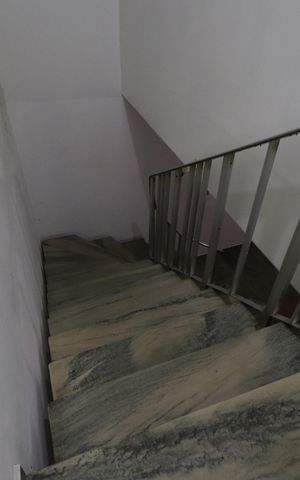 Casa para alugar com 115m², 2 quartos e 1 vagaEscada