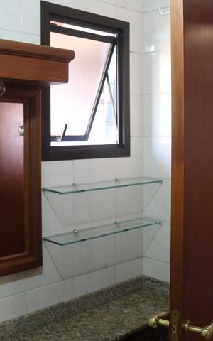 Apartamento à venda com 205m², 4 quartos e 3 vagasBanheiro da Suíte 1
