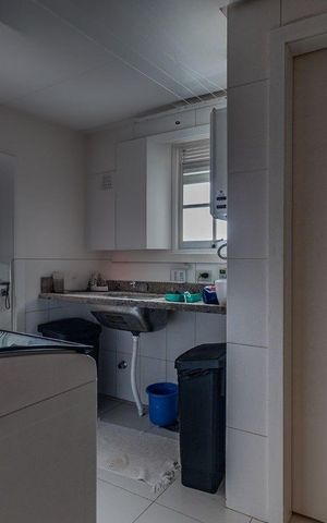 Casa de condomínio para alugar com 324m², 3 quartos e 3 vagas Casa de condomínio para alugar com 324m², 3 quartos e 3 vagasÁrea de Serviço
