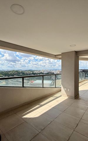 Apartamento à venda com 270m², 4 quartos e 4 vagas Apartamento à venda com 270m², 4 quartos e 4 vagasVaranda