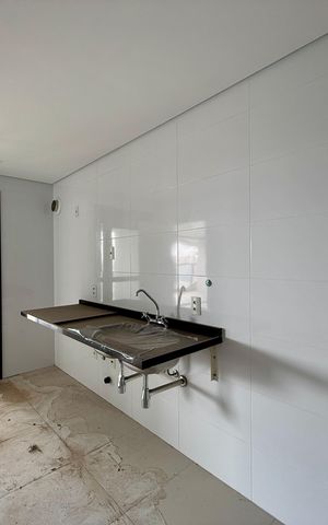 Apartamento à venda com 270m², 4 quartos e 4 vagas Apartamento à venda com 270m², 4 quartos e 4 vagasCozinha
