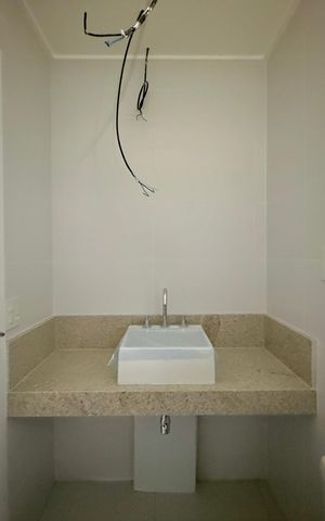 Apartamento à venda com 270m², 4 quartos e 4 vagas Apartamento à venda com 270m², 4 quartos e 4 vagasBanheiro Suíte 4