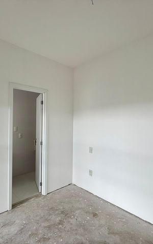 Apartamento à venda com 270m², 4 quartos e 4 vagas Apartamento à venda com 270m², 4 quartos e 4 vagasSuíte 2