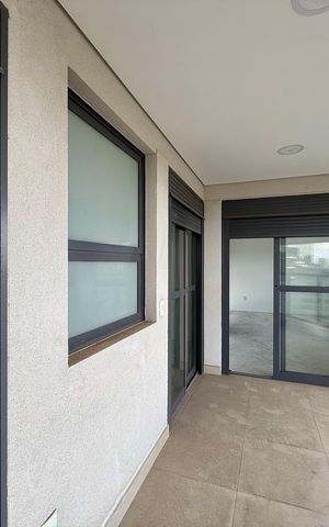 Apartamento à venda com 270m², 4 quartos e 4 vagas Apartamento à venda com 270m², 4 quartos e 4 vagasVaranda Suítes1, 2 e 3