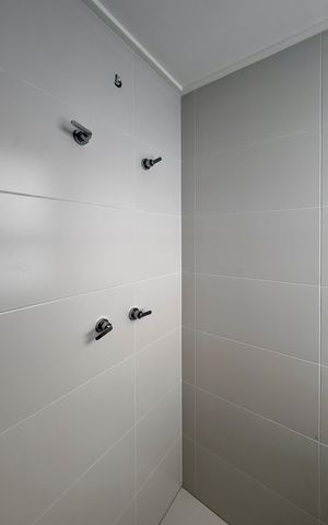 Apartamento à venda com 270m², 4 quartos e 4 vagas Apartamento à venda com 270m², 4 quartos e 4 vagasBanheiro Suíte 1