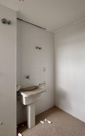 Apartamento à venda com 270m², 4 quartos e 4 vagas Apartamento à venda com 270m², 4 quartos e 4 vagasÁrea de Serviço