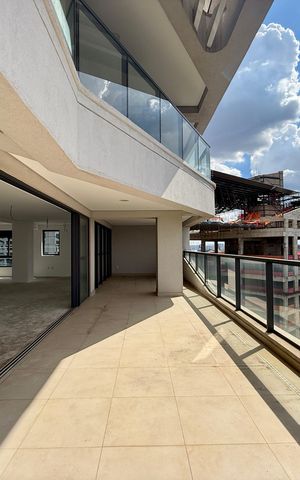 Apartamento à venda com 270m², 4 quartos e 4 vagas Apartamento à venda com 270m², 4 quartos e 4 vagasVaranda