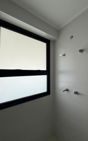 Apartamento à venda com 270m², 4 quartos e 4 vagas Apartamento à venda com 270m², 4 quartos e 4 vagasBanheiro Suíte 2