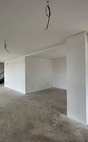 Apartamento à venda com 270m², 4 quartos e 4 vagas Apartamento à venda com 270m², 4 quartos e 4 vagasSala