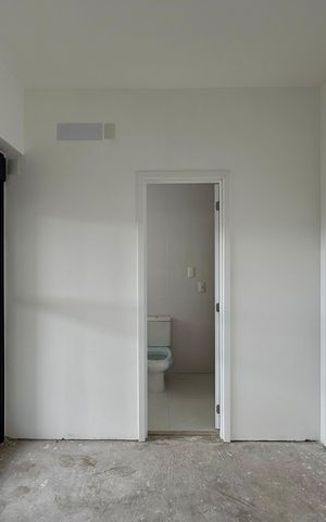 Apartamento à venda com 270m², 4 quartos e 4 vagas Apartamento à venda com 270m², 4 quartos e 4 vagasSuíte 2