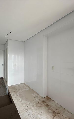 Apartamento à venda com 270m², 4 quartos e 4 vagas Apartamento à venda com 270m², 4 quartos e 4 vagasCozinha