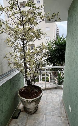Casa à venda com 162m², 2 quartos e 3 vagasQuarto Suíte Varanda