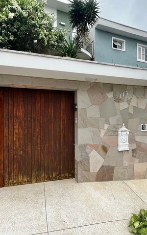 Casa à venda com 162m², 2 quartos e 3 vagasFachada