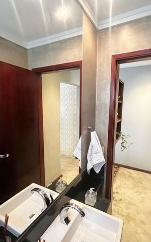 Casa à venda com 162m², 2 quartos e 3 vagasLavabo