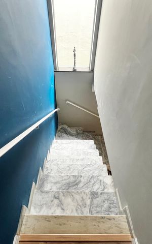 Casa à venda com 162m², 2 quartos e 3 vagasEscada
