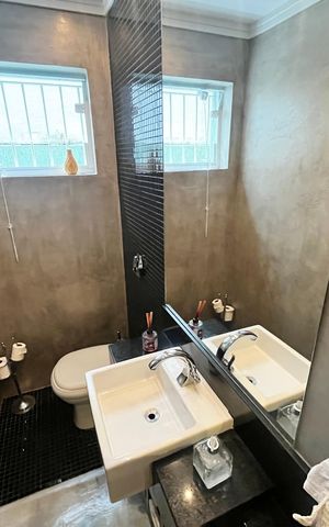 Casa à venda com 162m², 2 quartos e 3 vagasLavabo