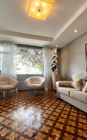 Casa à venda com 162m², 2 quartos e 3 vagasSala