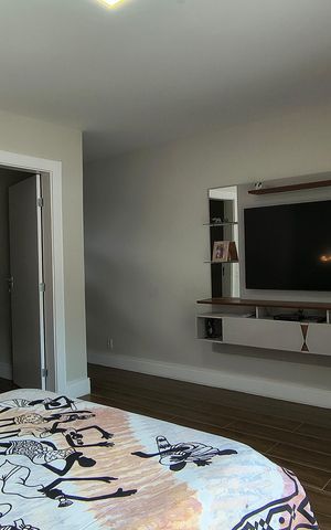 Casa de condomínio à venda com 196m², 3 quartos e 1 vaga Casa de condomínio à venda com 196m², 3 quartos e 1 vagaSuíte 1