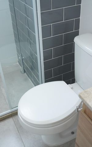 Apartamento à venda com 76m², 2 quartos e 2 vagasBanheiro da Suíte
