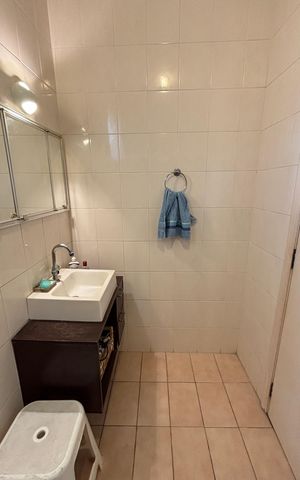 Casa à venda com 228m², 3 quartos e 2 vagas Casa à venda com 228m², 3 quartos e 2 vagasBanheiro