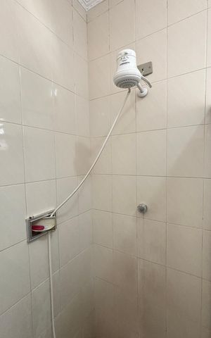 Casa à venda com 228m², 3 quartos e 2 vagas Casa à venda com 228m², 3 quartos e 2 vagasBanheiro