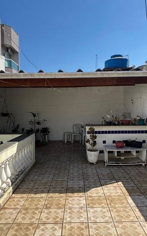 Casa à venda com 228m², 3 quartos e 2 vagas Casa à venda com 228m², 3 quartos e 2 vagasQuintal
