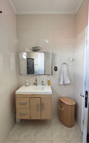 Casa à venda com 228m², 3 quartos e 2 vagas Casa à venda com 228m², 3 quartos e 2 vagasBanheiro