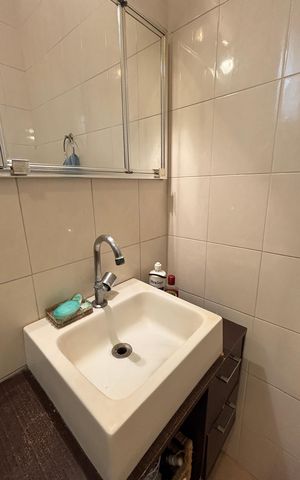 Casa à venda com 228m², 3 quartos e 2 vagas Casa à venda com 228m², 3 quartos e 2 vagasBanheiro