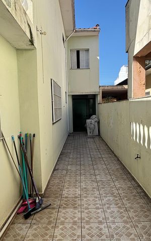 Casa à venda com 228m², 3 quartos e 2 vagas Casa à venda com 228m², 3 quartos e 2 vagasQuintal
