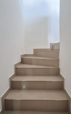 Casa à venda com 200m², 2 quartos e 2 vagasCorredor