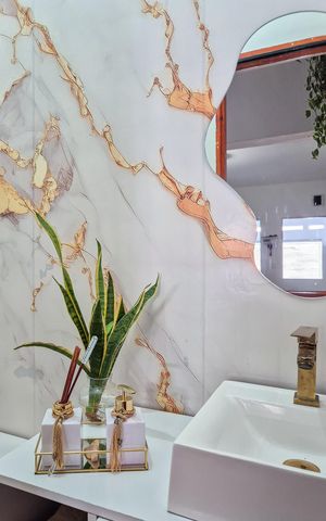 Casa à venda com 200m², 2 quartos e 2 vagasLavabo