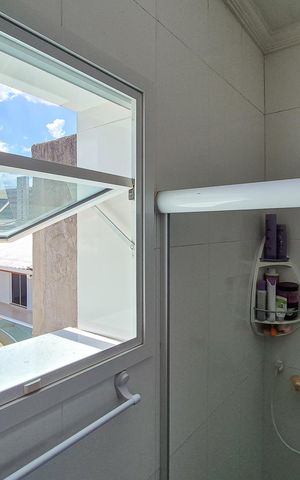 Casa à venda com 200m², 2 quartos e 2 vagasBanheiro Social