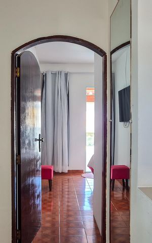 Casa à venda com 200m², 2 quartos e 2 vagasCorredor