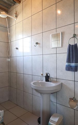 Casa à venda com 138m², 3 quartos e 1 vagaBanheiro 2