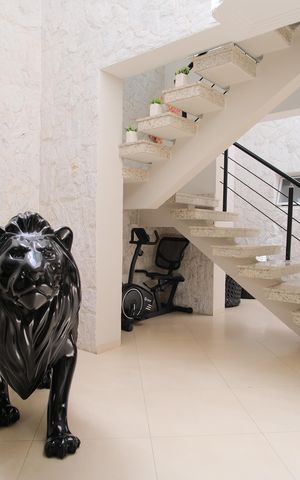 Casa à venda com 320m², 4 quartos e 7 vagasSala