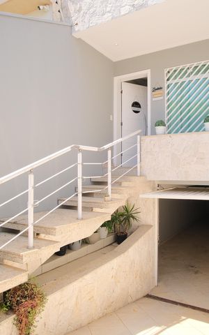 Casa à venda com 320m², 4 quartos e 7 vagasEntrada