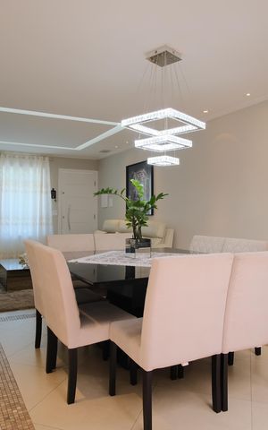 Casa à venda com 320m², 4 quartos e 7 vagasSala