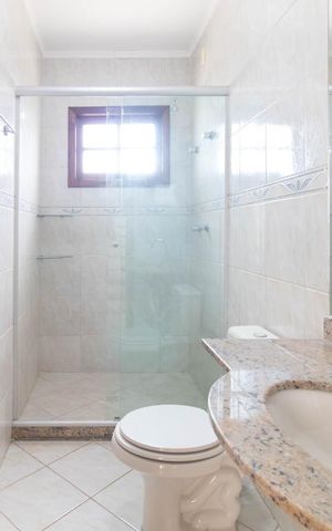 Casa para alugar com 195m², 3 quartos e 3 vagasBanheiro Social
