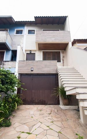 Casa para alugar com 195m², 3 quartos e 3 vagasFachada