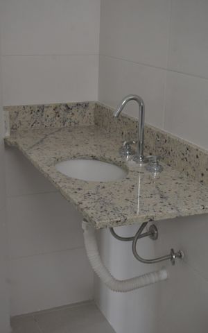Apartamento à venda com 55m², 2 quartos e 2 vagasBanheiro da Suíte