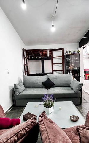 Casa à venda com 196m², 4 quartos e sem vaga Casa à venda com 196m², 4 quartos e sem vagaSala