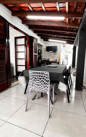 Casa à venda com 196m², 4 quartos e sem vaga Casa à venda com 196m², 4 quartos e sem vagaSala de Jantar
