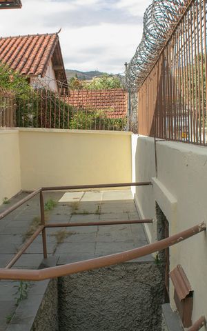 Casa à venda com 360m², 5 quartos e 1 vaga Casa à venda com 360m², 5 quartos e 1 vagaÁrea externa